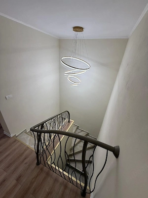 Inchiriez casa noua,3 dormitoare ,2 bai,living,birou si bucatarie open space ,situata in zona spital - imagine 10
