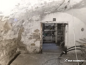 Oportunitate investitie - Casa renovabila, 2 camere, curte comuna, Centru - imagine 12