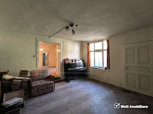 Oportunitate investitie - Casa renovabila, 2 camere, curte comuna, Centru - imagine 2