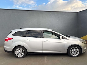 Ford focus titanium - imagine 3