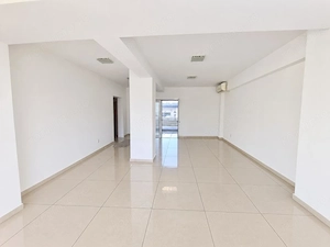 Spațiu de birouri/comercial cu vedere la Dunăre – 203 mp, parter, bloc 2008