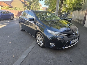 toyota auris 2014
