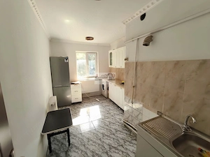 Apartament cu 3 camere, complet decomandat – Tecuci - imagine 2
