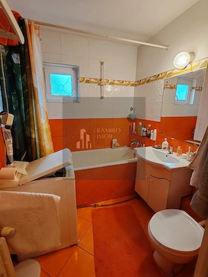 Apartament 2 camere, Sector 4, Resita/Luica, decomandat, spatios - imagine 8