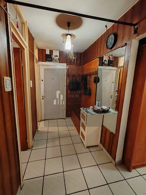 Apartament 2 camere, Sector 4, Resita/Luica, decomandat, spatios - imagine 10