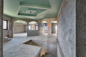 Casă P+1E, 402 mp, teren 3.600 mp, 17 km de Roman - PREȚ LA OFERTĂ! - imagine 7
