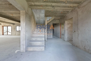 Casă P+1E, 402 mp, teren 3.600 mp, 17 km de Roman - PREȚ LA OFERTĂ! - imagine 6