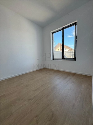 Duplex pe parter - 3 dormitoare -  curte amenajata - la cheie - strada asfaltata - imagine 5