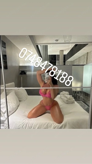 Iasmina escorta de Lux confirmare direct pe apel video