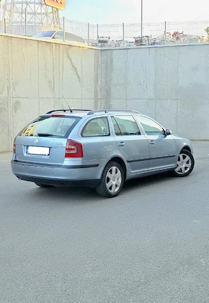 Skoda Octavia 2.0 Diesel DSG 2008 - imagine 4