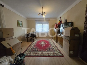 Casa individuala de vanzare pe un nivel si curte 500mp Turnisor Sibiu