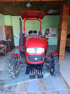 Tractor 4x4 de 25 cai putere - imagine 2