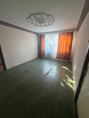 Apartament 3 camere semidecomandat, etaj 1 4, oras Bacau, zona Narcisa   direct proprietar - imagine 2