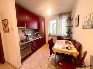 Apartament cu 3camere, etaj1, bloc de 4 nivele, langa Piata Tractorul, Brasov - imagine 2