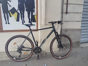 Vand bicicleta hidraulica Cube Cross 