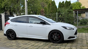  Ford Focus st 2.0                        b.     - imagine 4
