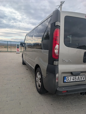 Vând Renault trafic 2.0 Varianta lunga 8+1  - imagine 2