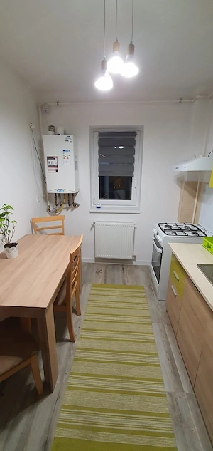 Apartament cu 2 camere de închiriat în zona Centru