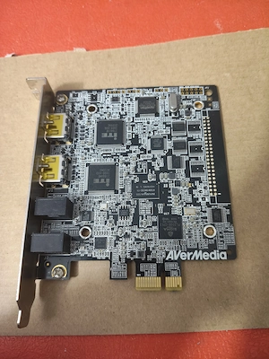 Placa de captura Avermedia Live Gamer HD C 985 Ver. D1