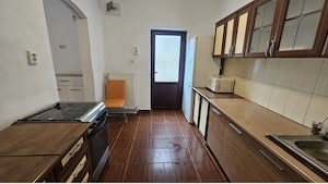Apartament cu 2 camere de vânzare  la casa in curte comuna