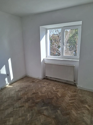 Vând apartament 3 camere Botosani - imagine 2