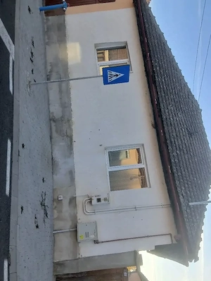 vînd casă la țară
