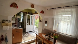 Apartament la casă, 2 dormitoare, curte comună și parcare acoperită - imagine 6