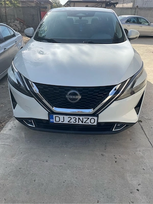 Nisan Qashqai 1,3 turbo benzină mild-hibrid an 2024.