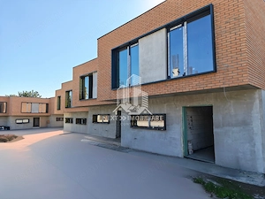 Casa 4 camere complex rezidential, 2 locuri de parcare , Palazu Mare