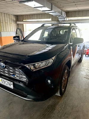 Vind Toiota Rav 4 ,4-4 ,an 2023 hibrid  - imagine 5