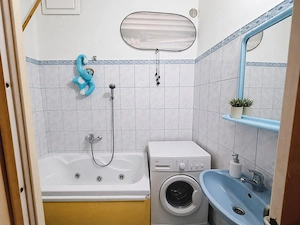 Vând Închiriez(mobilat,iar la preluarea imobilului,se percepe valoarea cumulată a unei chirii lună)  - imagine 6
