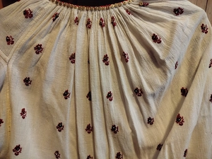 Vând costum popular oltenesc