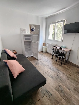 Privat inchiriez garsoniera 