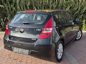 Hyundai i30 1.6 CRDi 2011 Euro 5 Incalzire scaune  AC  Semipiele Climatronic Jante aliaj - imagine 4