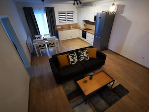 Inchiriez Apartament 3 Camere (65mp) - Gata de mutare - Loc de Parcare Privat - imagine 2
