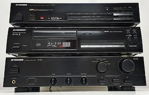 Linie Pioneer A-225 Amplificator Japan CD Player PD-106 UK Tuner F-445 Japan
