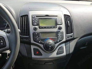 Hyundai i30 1.6 CRDi 2011 Euro 5 Incalzire scaune  AC  Semipiele Climatronic Jante aliaj - imagine 8