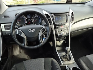 Hyundai i30 1.6 CRDi 139.000KM Euro 5 Diesel A C AndroidAuto CarPlay Jante aliaj R17 Hatchback - imagine 6