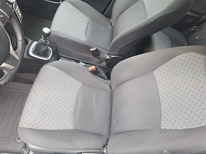 Vand toyota yaris 2016 1.3  benzina 99000 km 100 CP - imagine 3