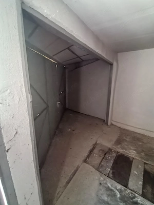 Garaj spațios cu 2 compartimente, canal auto si rafturi de depozitare!Situat in Constanta,zona Brati - imagine 3