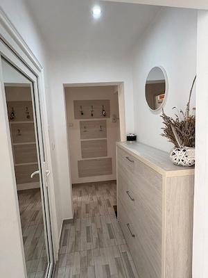 Vând apartament 2 camere, zona Bahne, complet utilat  - imagine 2