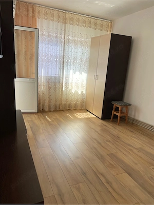 Vand garsoniera confort 1, 25m patrati, etaj 3 4, zona Radu Negru - imagine 2