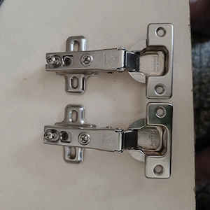 Balamale metalice pt.usi mobilier.