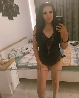 Bruneta sexy, ofer clipe de neuitat, disponibila non stop
