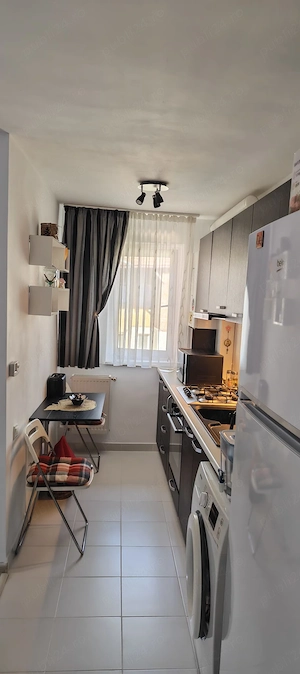 Vând apartament 2 camere renovat, mobilat și utilat - imagine 6