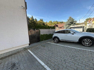 Apartament 3 camere, mobilat și utilat complet   Curte proprie, parcare, 2 balcoane   Bloc 2018 - imagine 15