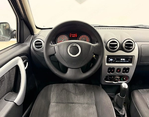 Dacia Sandero 1.4 MPI Laureate - imagine 10