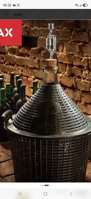 Vând 150 L vin negru - ananas!