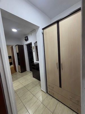 Închiriez apartament 2 camere  - imagine 2