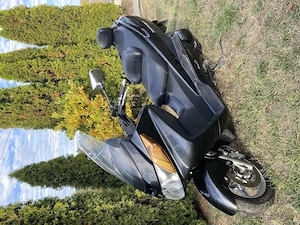 Maxi scuter suzuki burghman an400 din 2004
